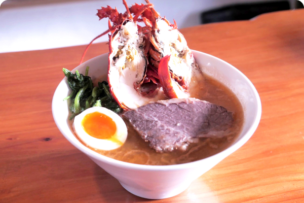 ②Ebi-shika-katan（seafood ramen）